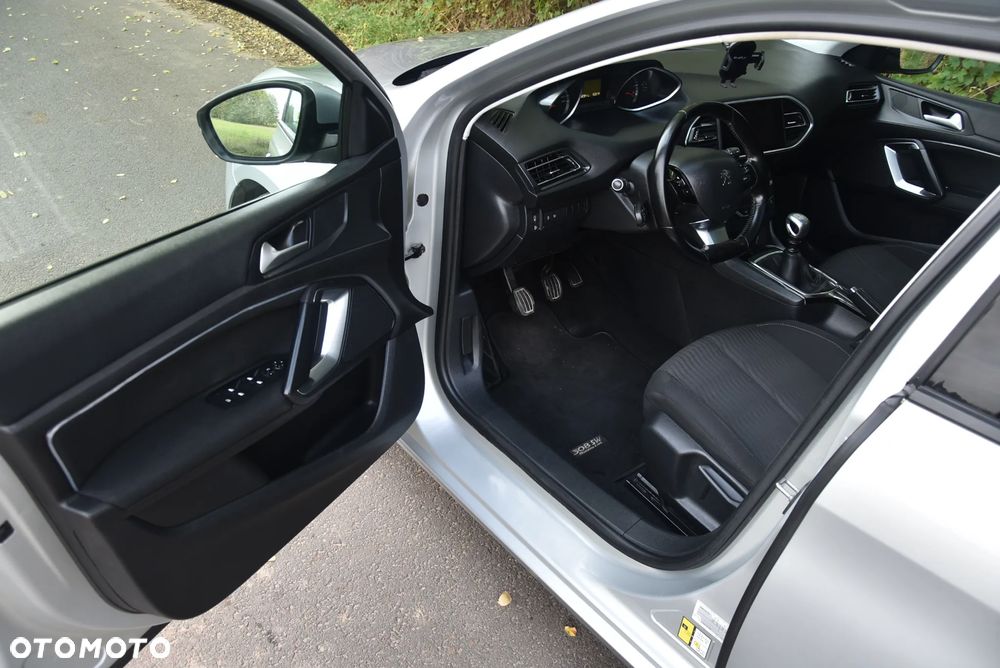 Peugeot 308 1.6 BlueHDi Business Line S&S - 26