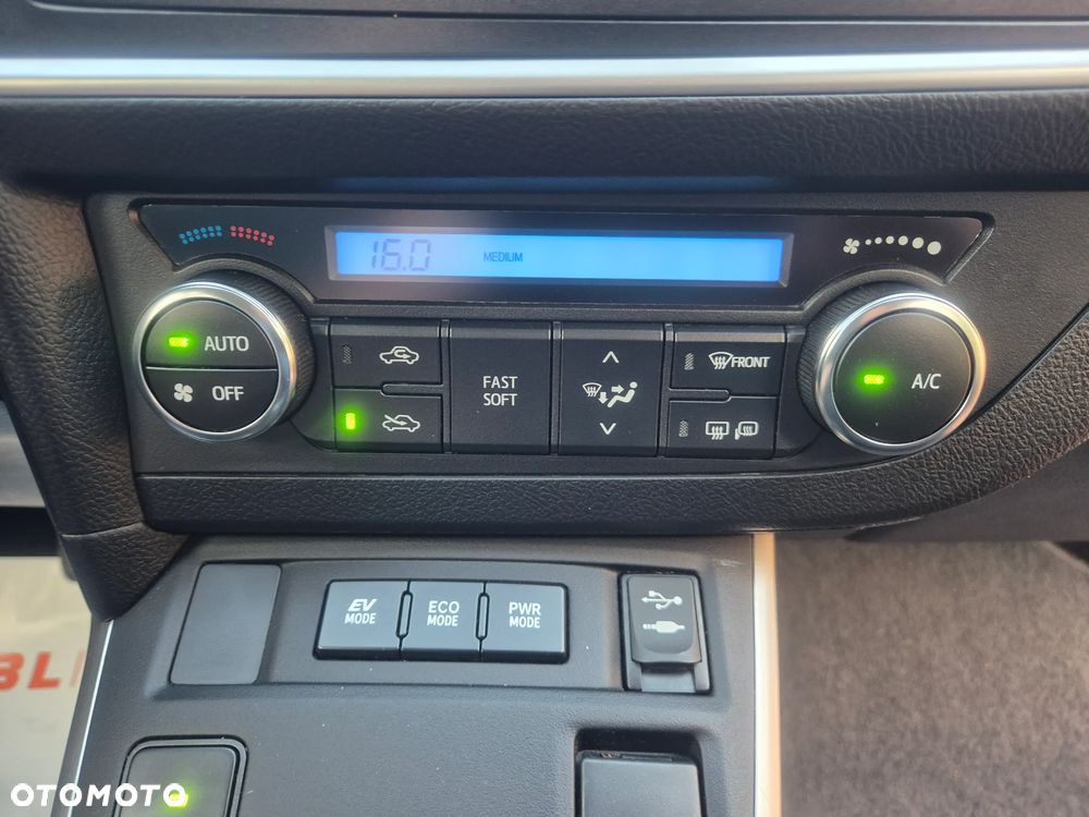 Toyota Auris 1.8 HSD Luna - 24
