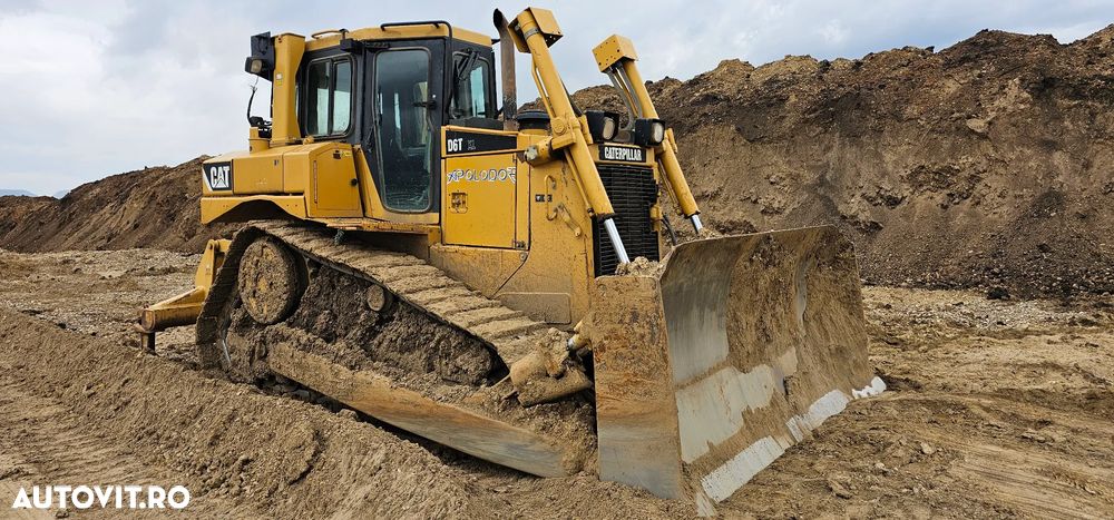 Caterpillar CAT D6T LGP Buldozer - 1