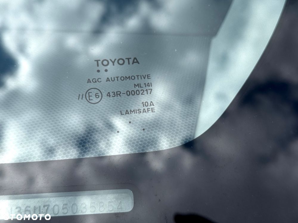 Toyota Prius 1.8 HSD Prestige - 38