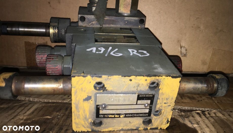 Rozdzielacz z koparki EDER M 805 - 2