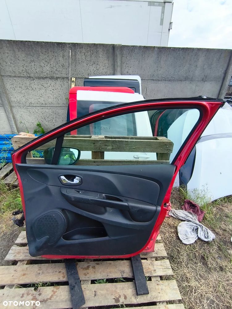 RENAULT CLIO IV DRZWI PRZEDNIE PRAWE EUROPA KOMPLETNE POZNAŃ GIEŁDA - 2