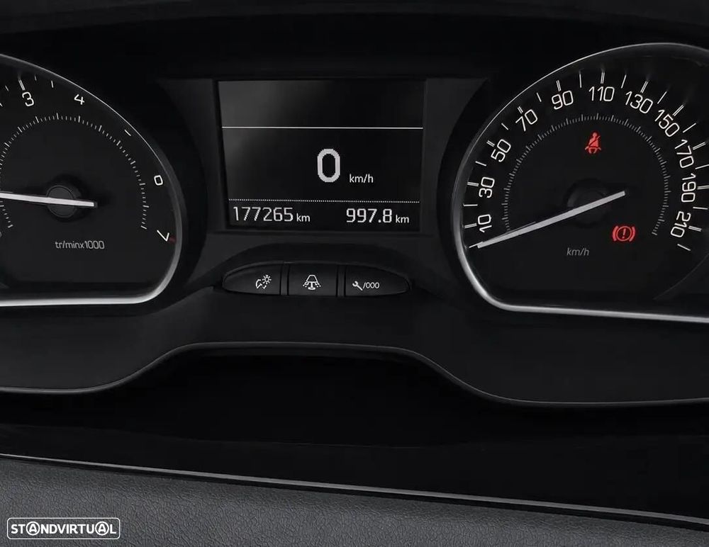 Peugeot 208 - 13