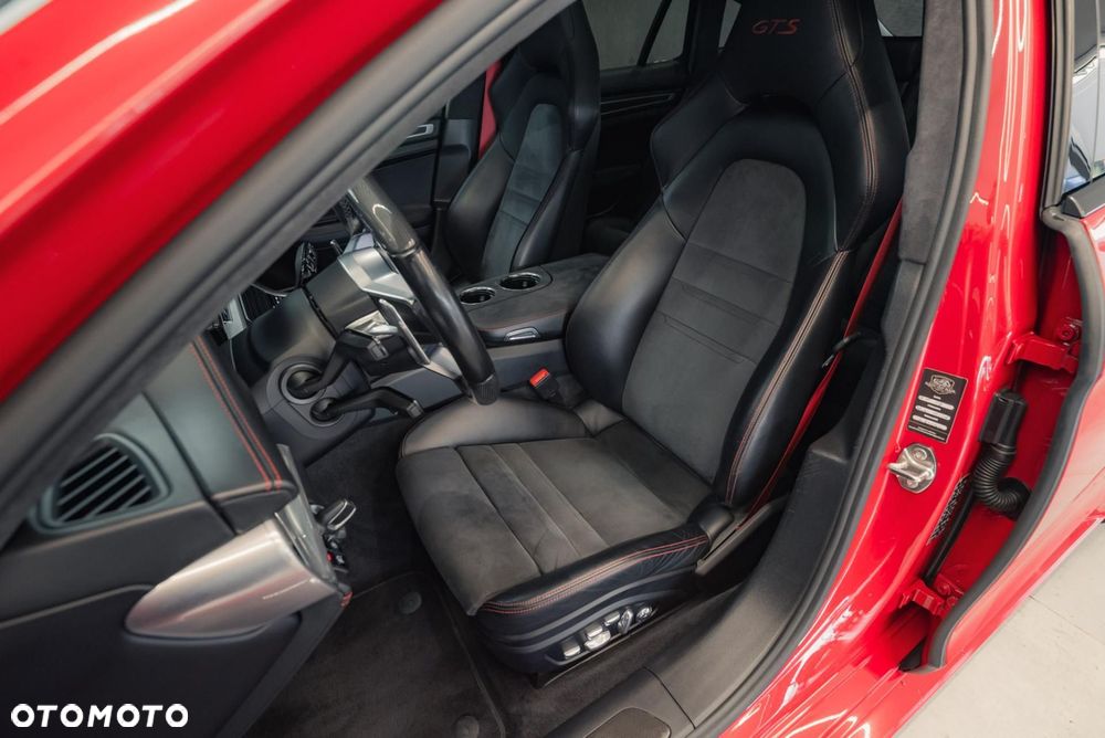 Porsche Panamera GTS - 13