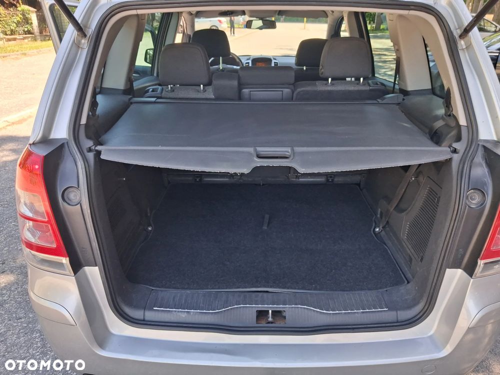 Opel Zafira 1.8 Sport - 10