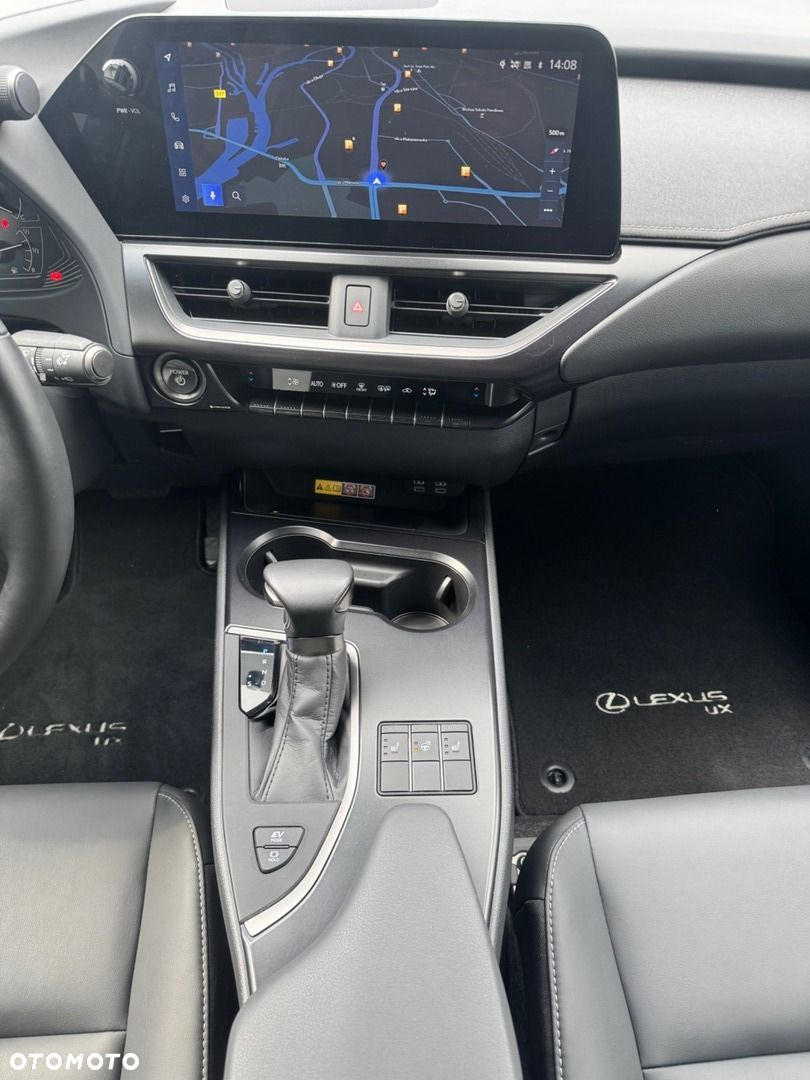 Lexus UX - 16