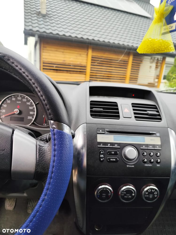 Suzuki SX4 1.5 - 8