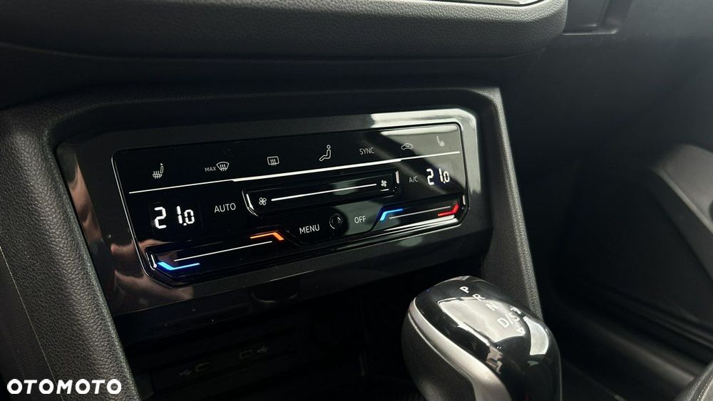 Volkswagen Tiguan - 11