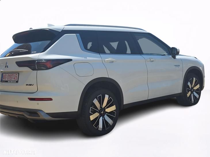 Mitsubishi Outlander 2.4 4WD - 6