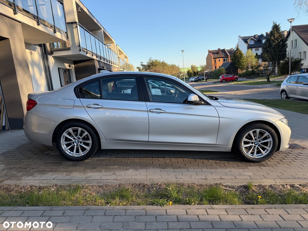 BMW Seria 3 320i - 6