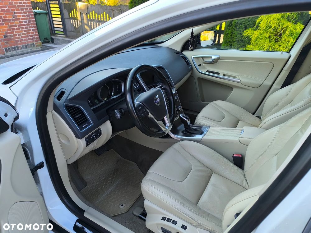 Volvo XC 60 3.2 AWD Kinetic - 9