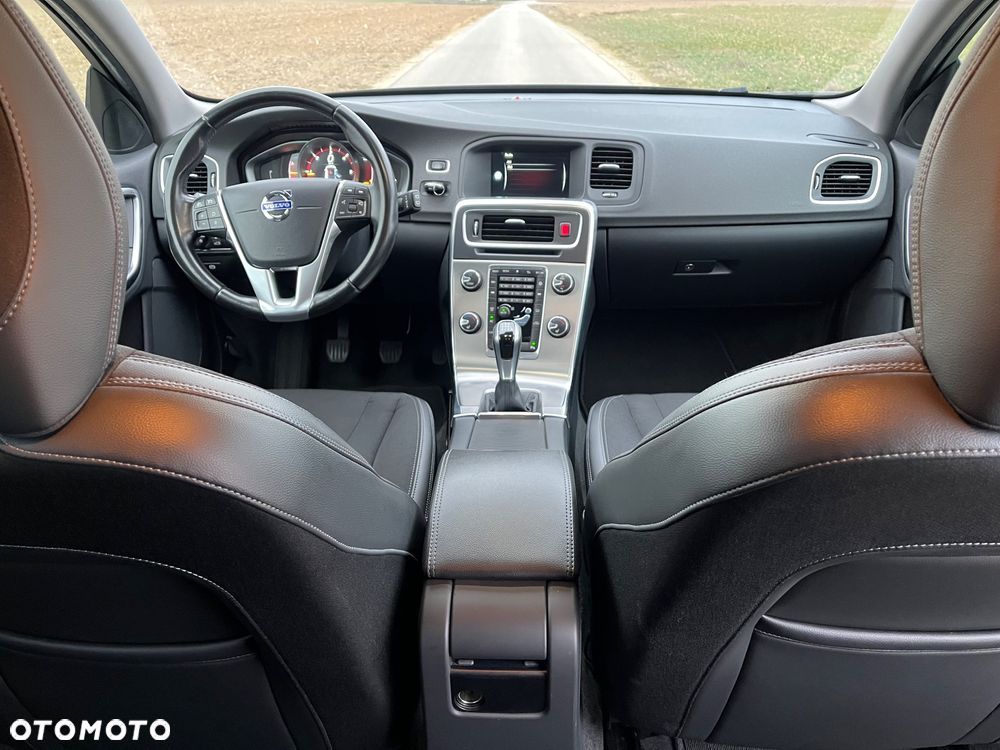 Volvo V60 D3 Drive-E Dynamic Edition (Momentum) - 25