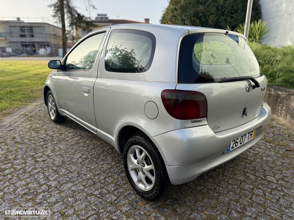 Toyota Yaris 1.4 D-4D Sol AC - 12