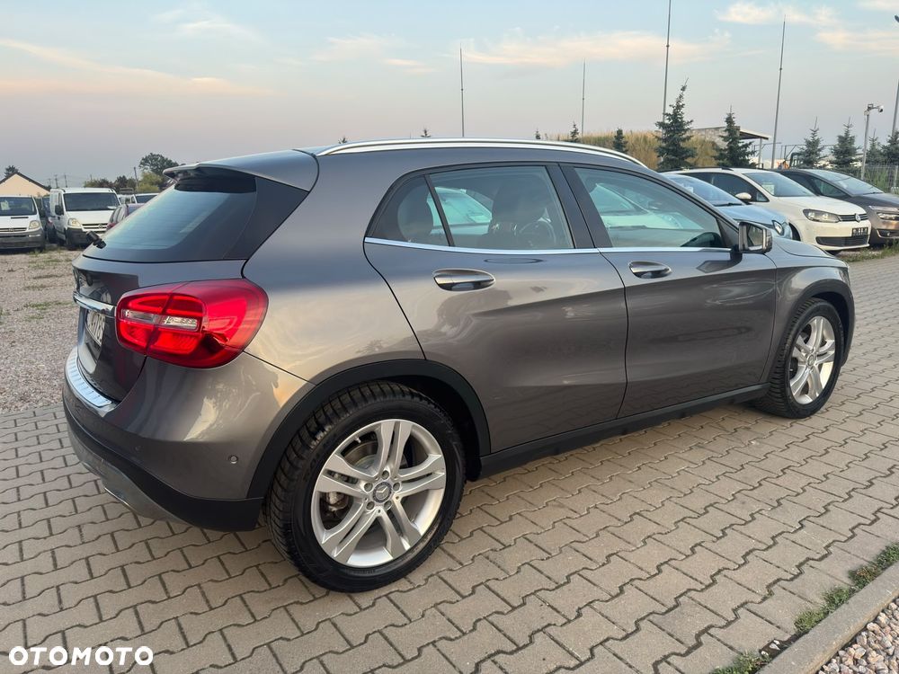 Mercedes-Benz GLA - 26