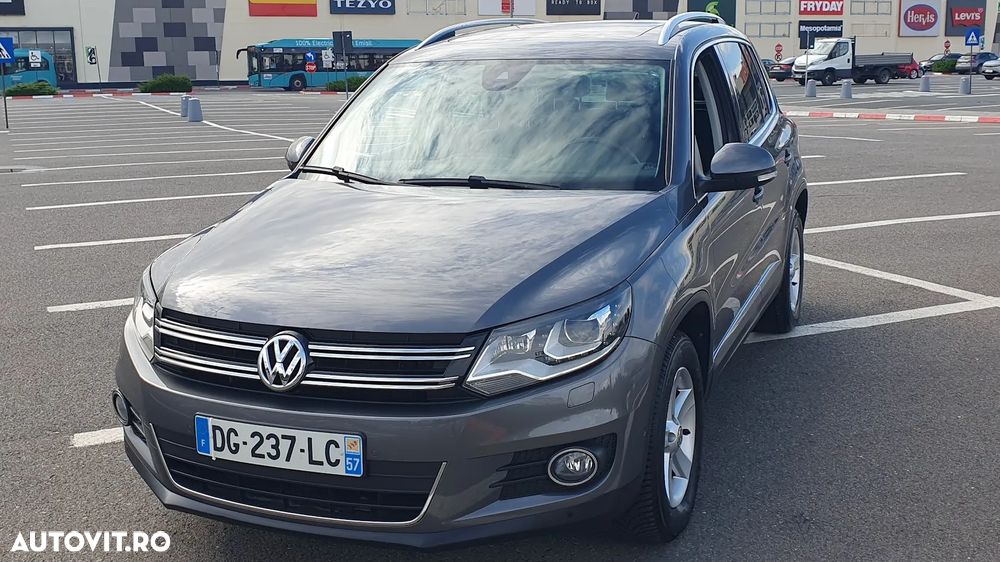VOLKSWAGEN Tiguan