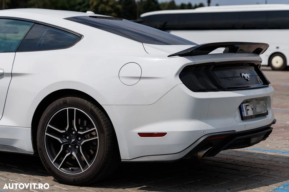 Ford Mustang - 12