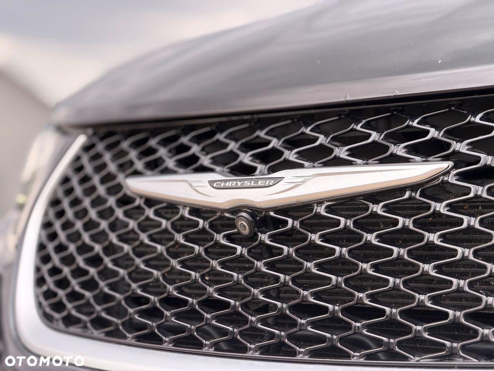 Chrysler Pacifica - 10