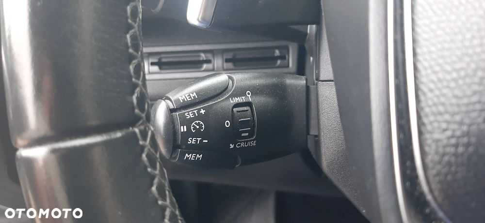 Peugeot 5008 1.6 BlueHDI Active S&S EAT6 - 23