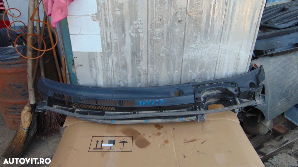 Grila stergator Toyota auris 1.4 benzina an 2007-2010 - 1