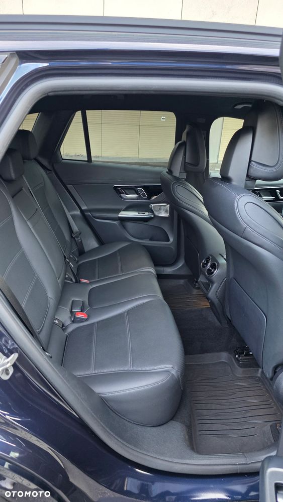 Mercedes-Benz GLC - 12