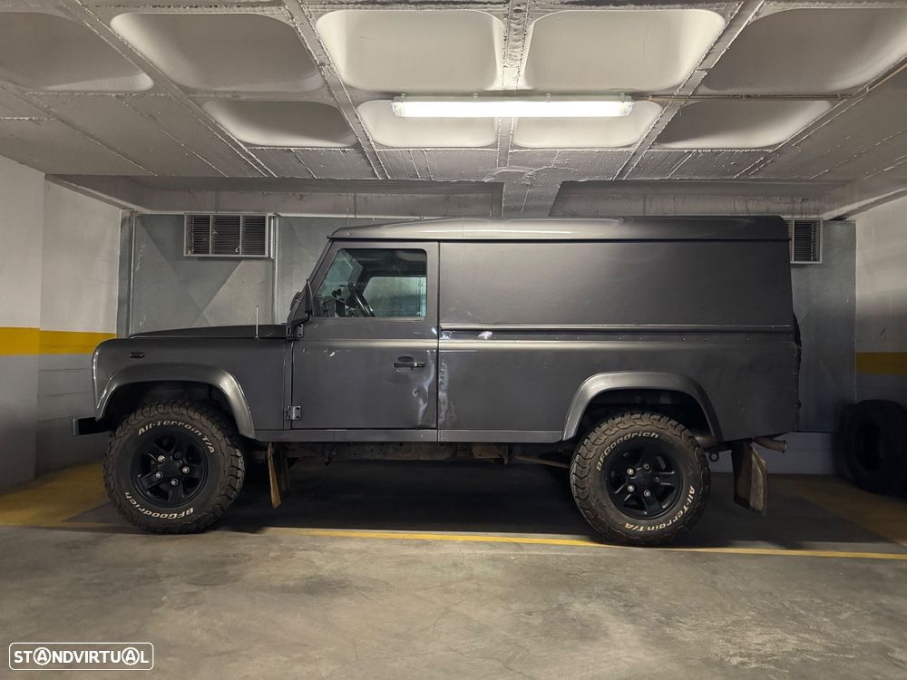 Land Rover Defender 110 - 4
