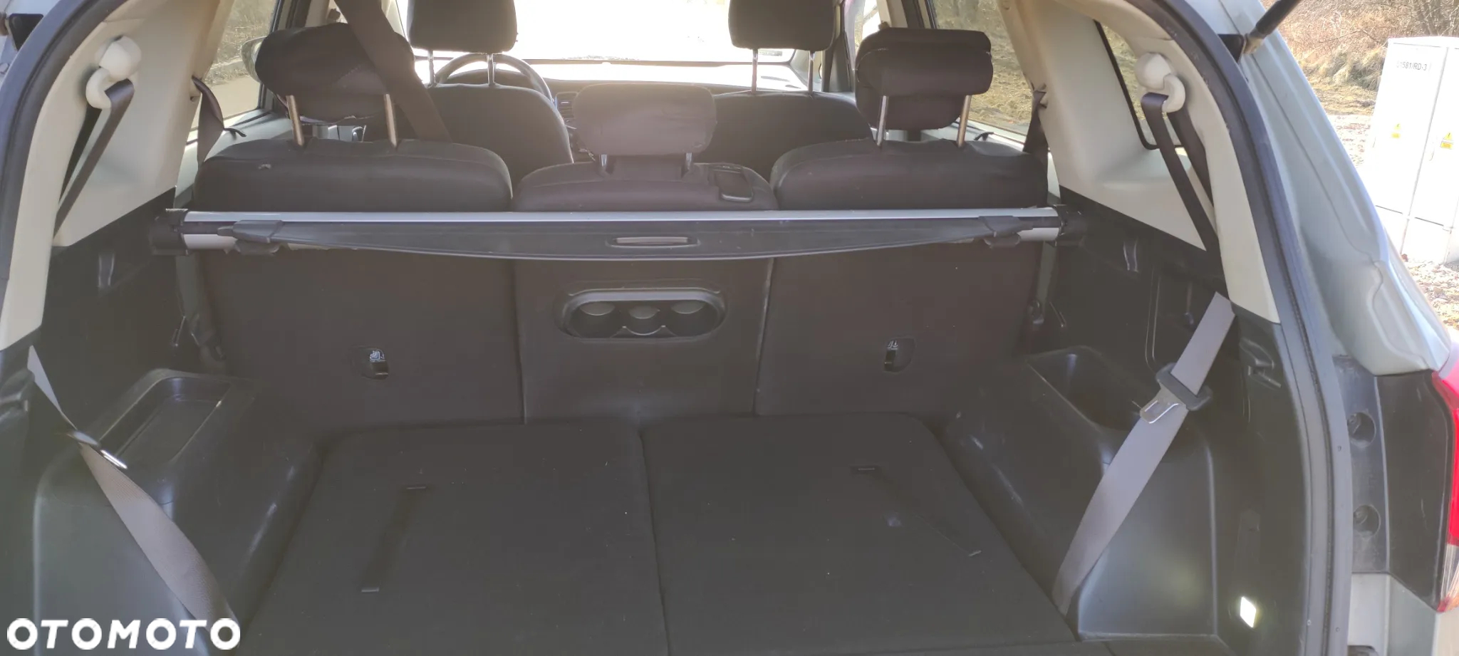Kia Carens 1.6 GDI L 7os EU6 - 13