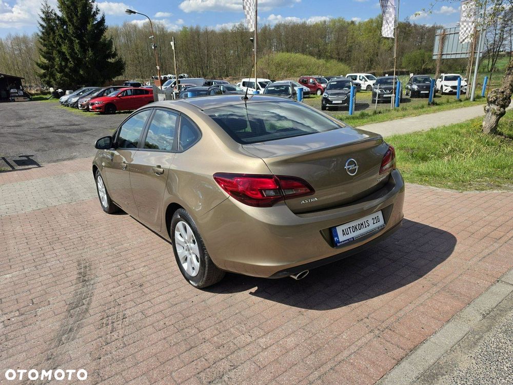 Opel Astra - 4