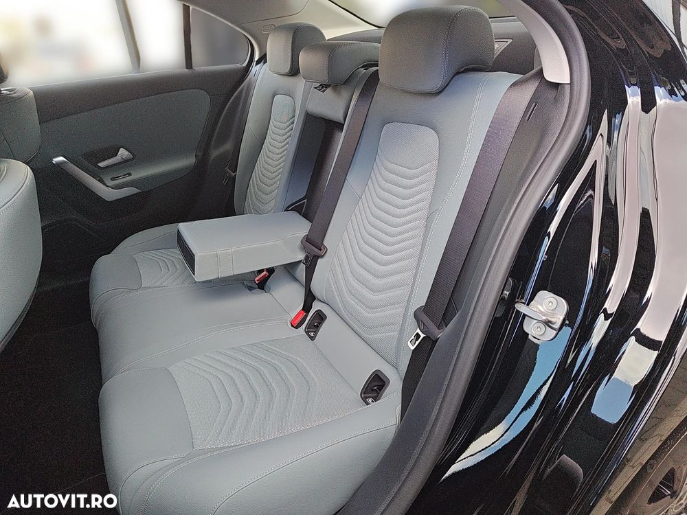 Mercedes-Benz A 220 4Matic 8G-DCT Lim. Progressive Advanced - 27