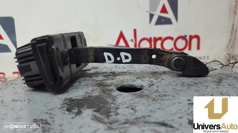 RETENTOR DA PORTA DIANTEIRA DIREITA BMW SERIE 3 BERLINA (E90) 320D - 2