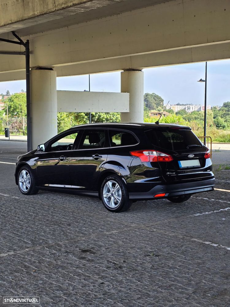 Ford Focus 1.0 EcoBoost S&S Champions Edition - 12