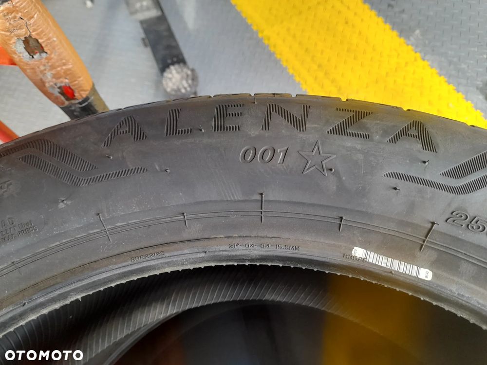 Opony letnie Bridgestone Alenza 001 255/50 R21 109Y 2022r. - 4