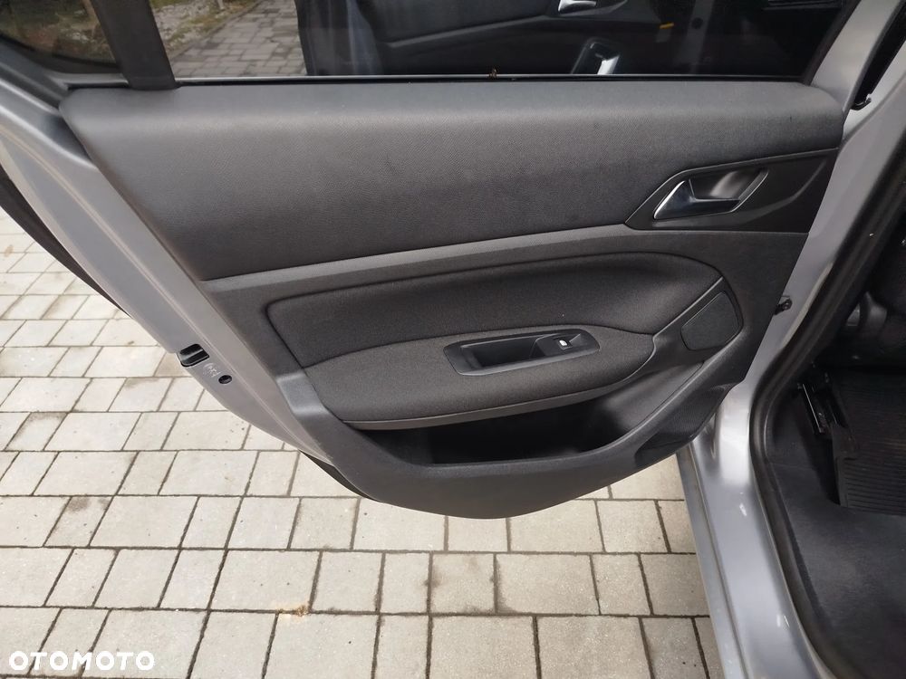 Peugeot 308 125 THP Allure - 24