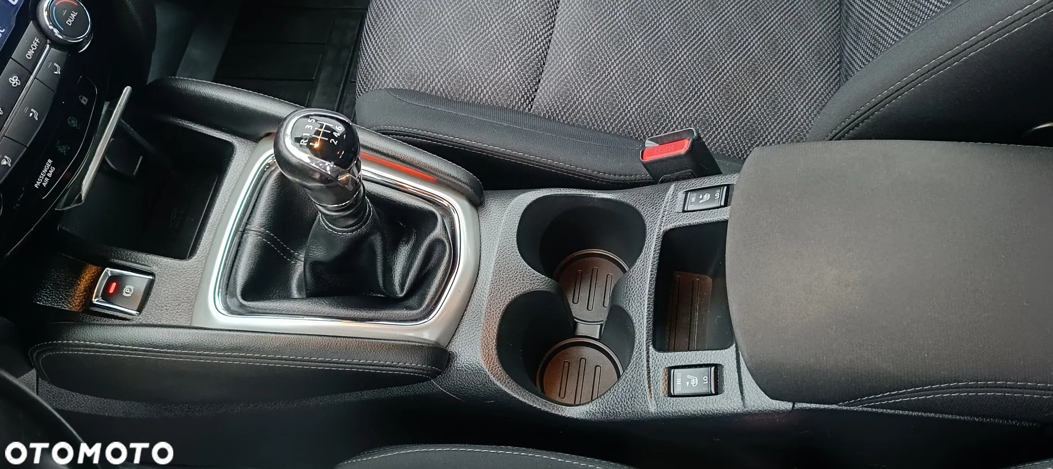Nissan Qashqai 1.6 dCi ALL-MODE 4x4i PREMIER - 18