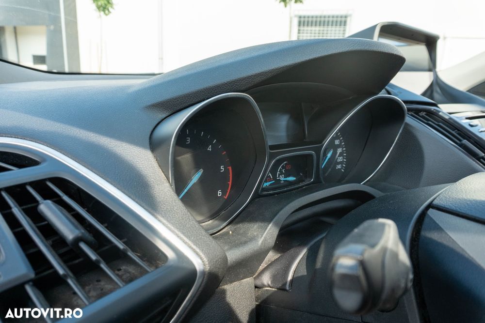 Ford Kuga 2.0 TDCi 4WD Powershift Titanium - 27