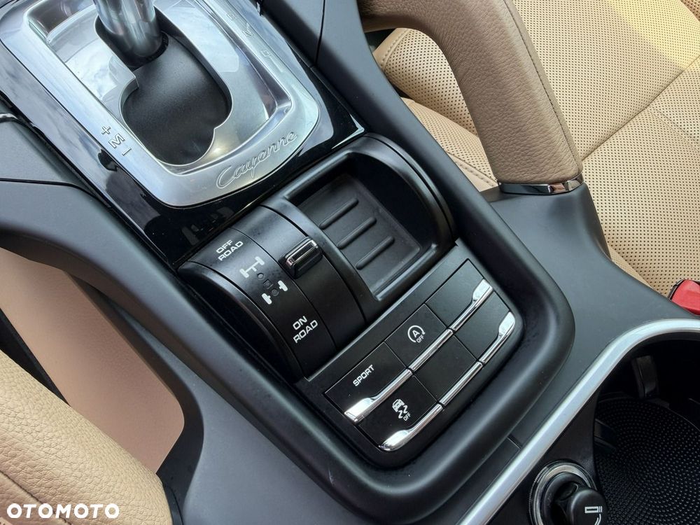 Porsche Cayenne S - 24