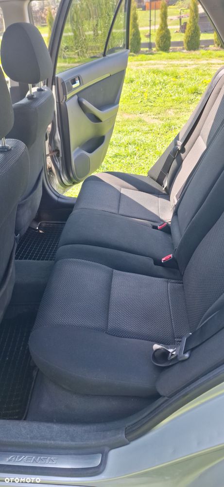 Toyota Avensis 2.0 D-4D Combi - 12