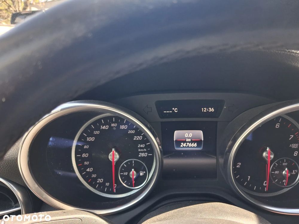 Mercedes-Benz SLC 180 - 6