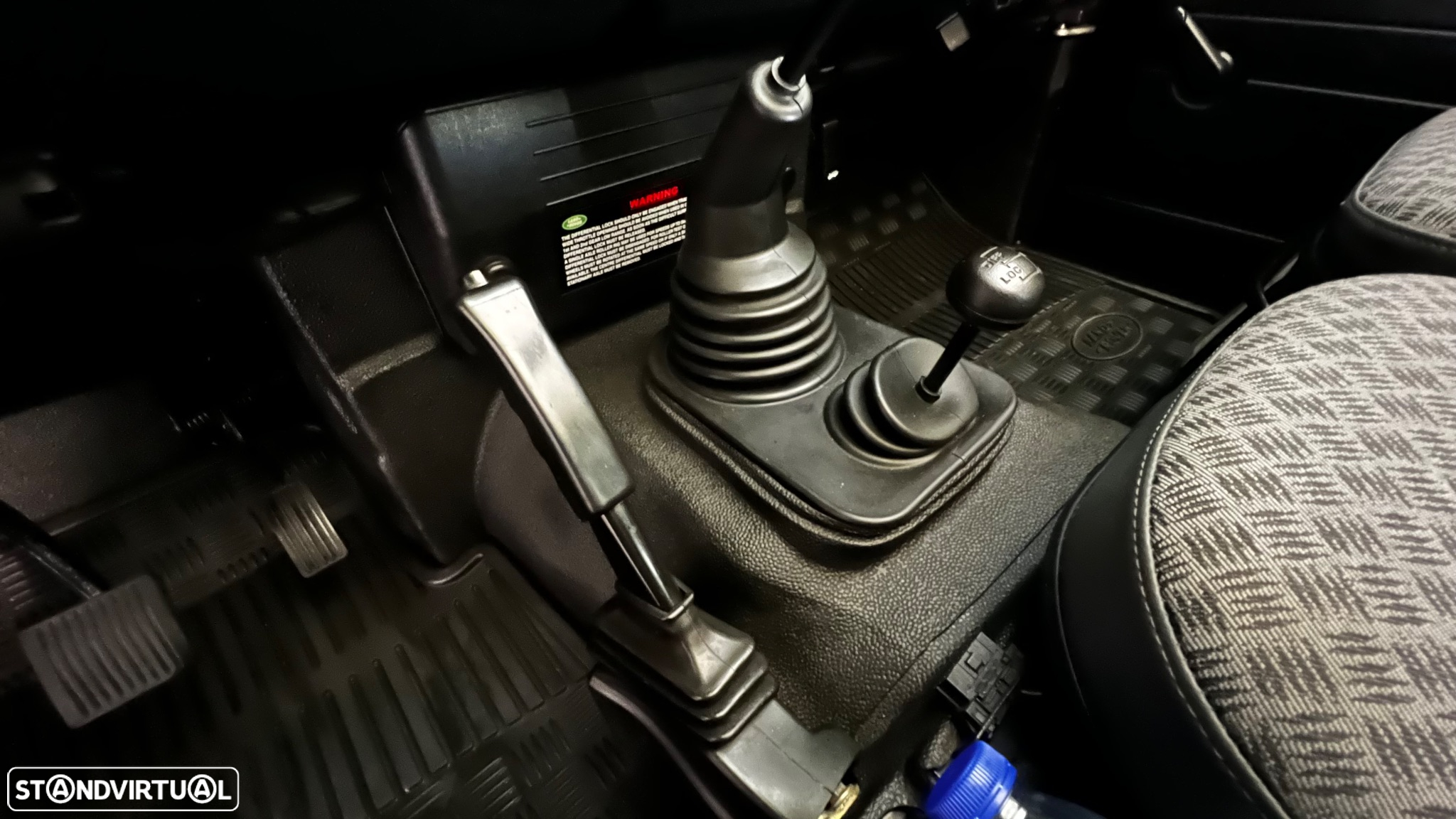 Land Rover Defender 90 SW 2.5 Td5 S - 21