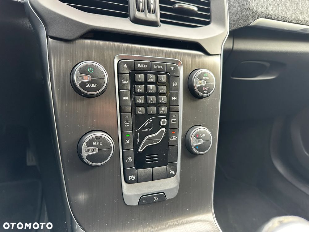 Volvo V40 D4 Drive-E Momentum - 15