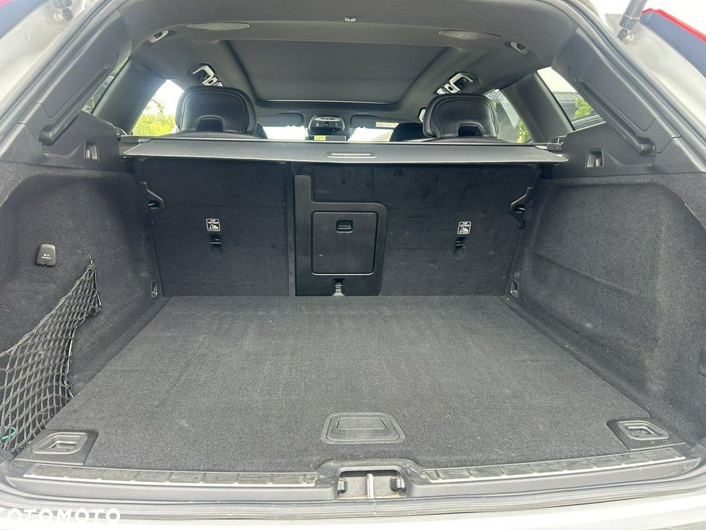 Volvo XC 60 D4 R-Design - 11