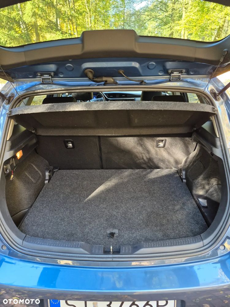 Toyota Auris 1.8 HSD Luna - 24