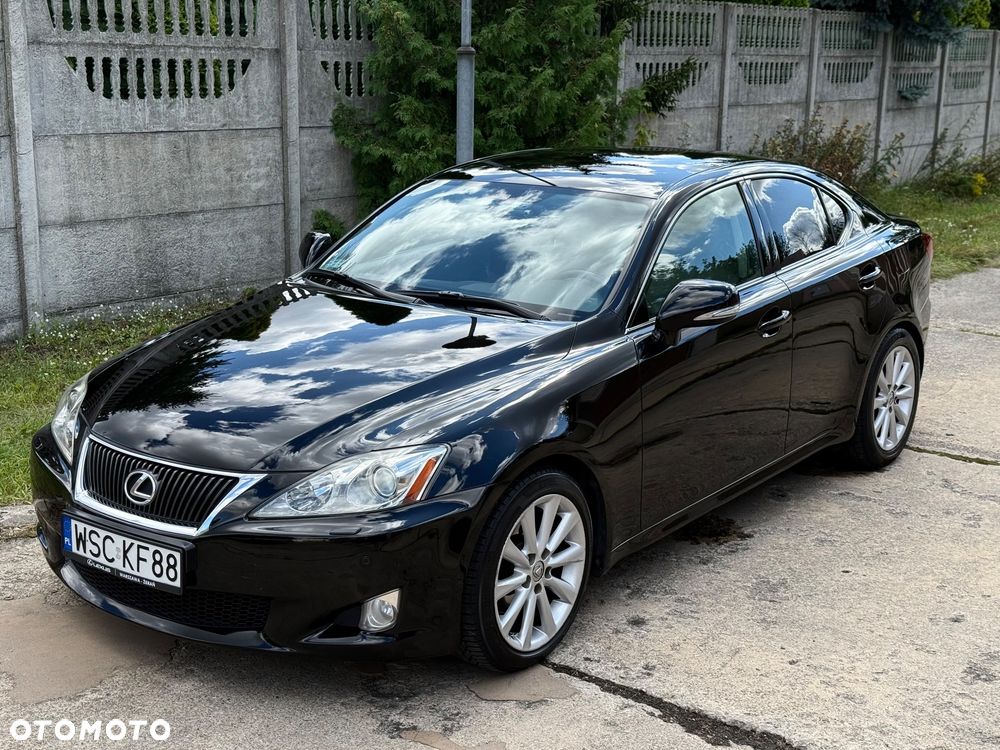 Lexus IS