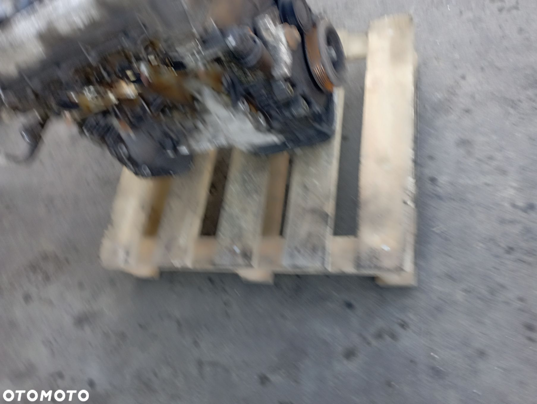 SILNIK 3ZZ-FE

 TOYOTA
 COROLLA VERSO II E12 - 6