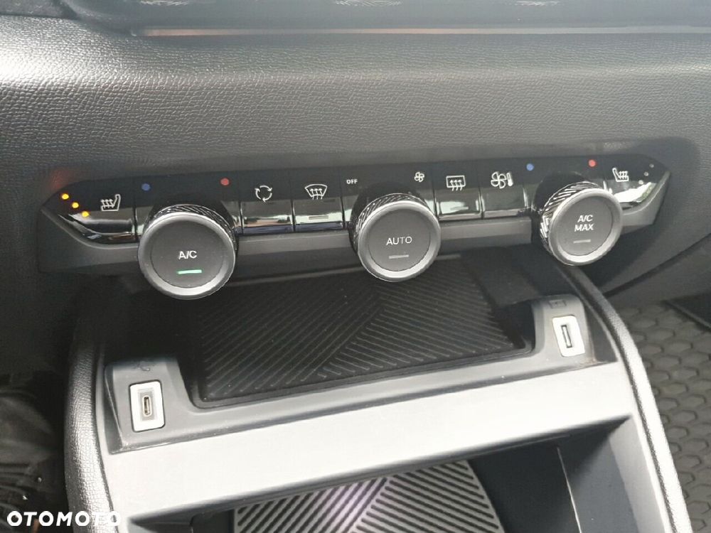 Citroën C4 1.2 PureTech Max S&S EAT8 - 17