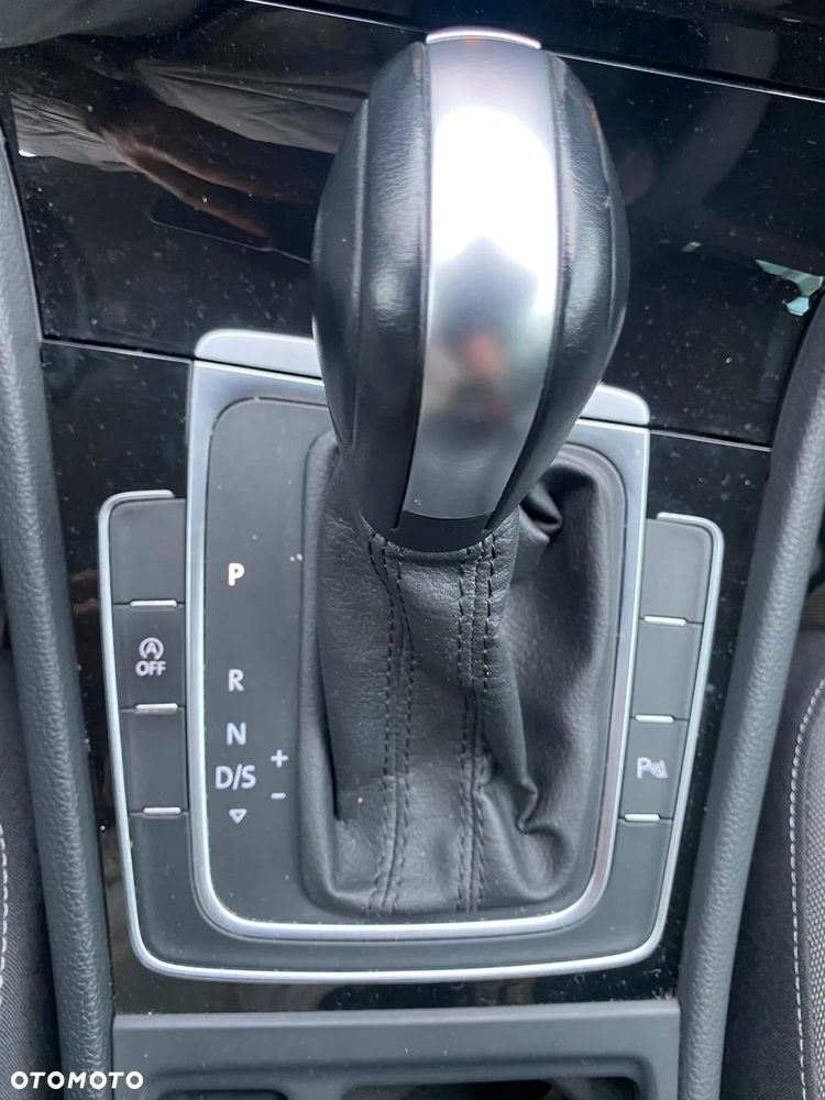 Volkswagen Golf 2.0 BlueTDI DSG Highline - 33