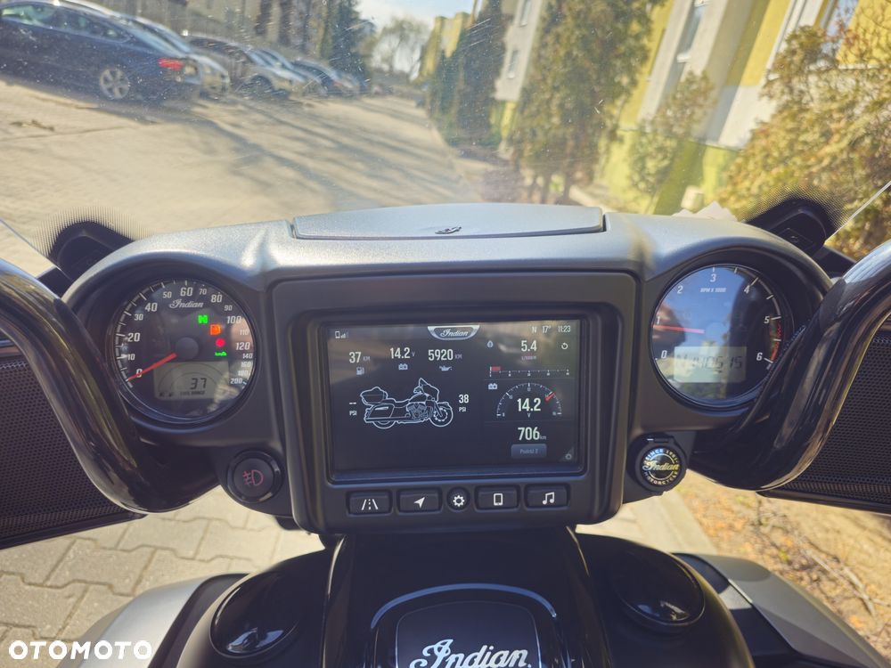 Indian Roadmaster - 8