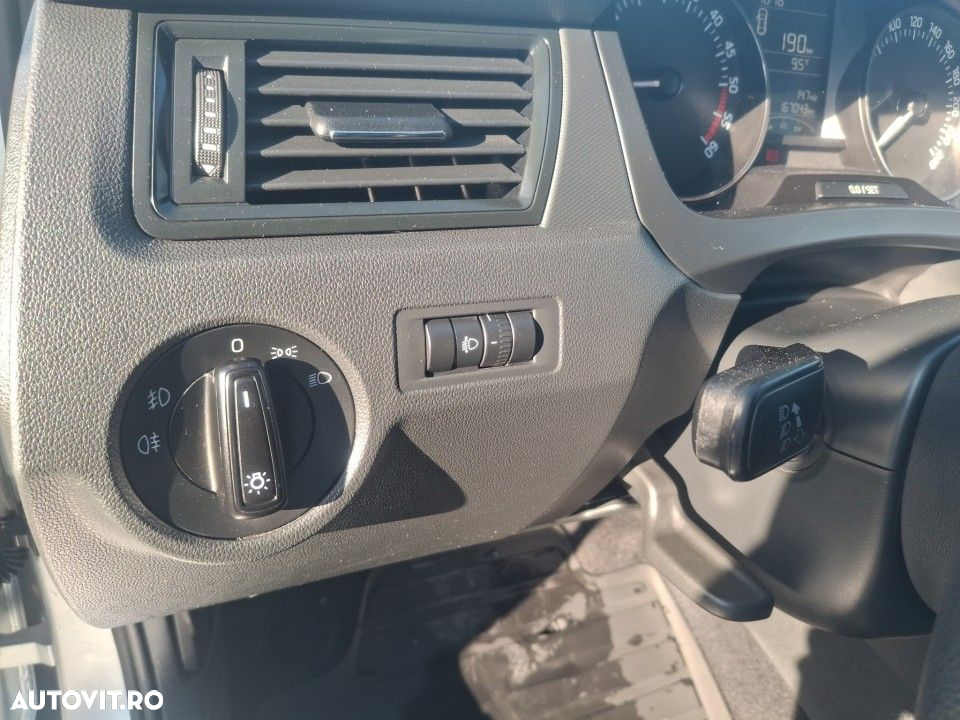 Skoda RAPID - 19