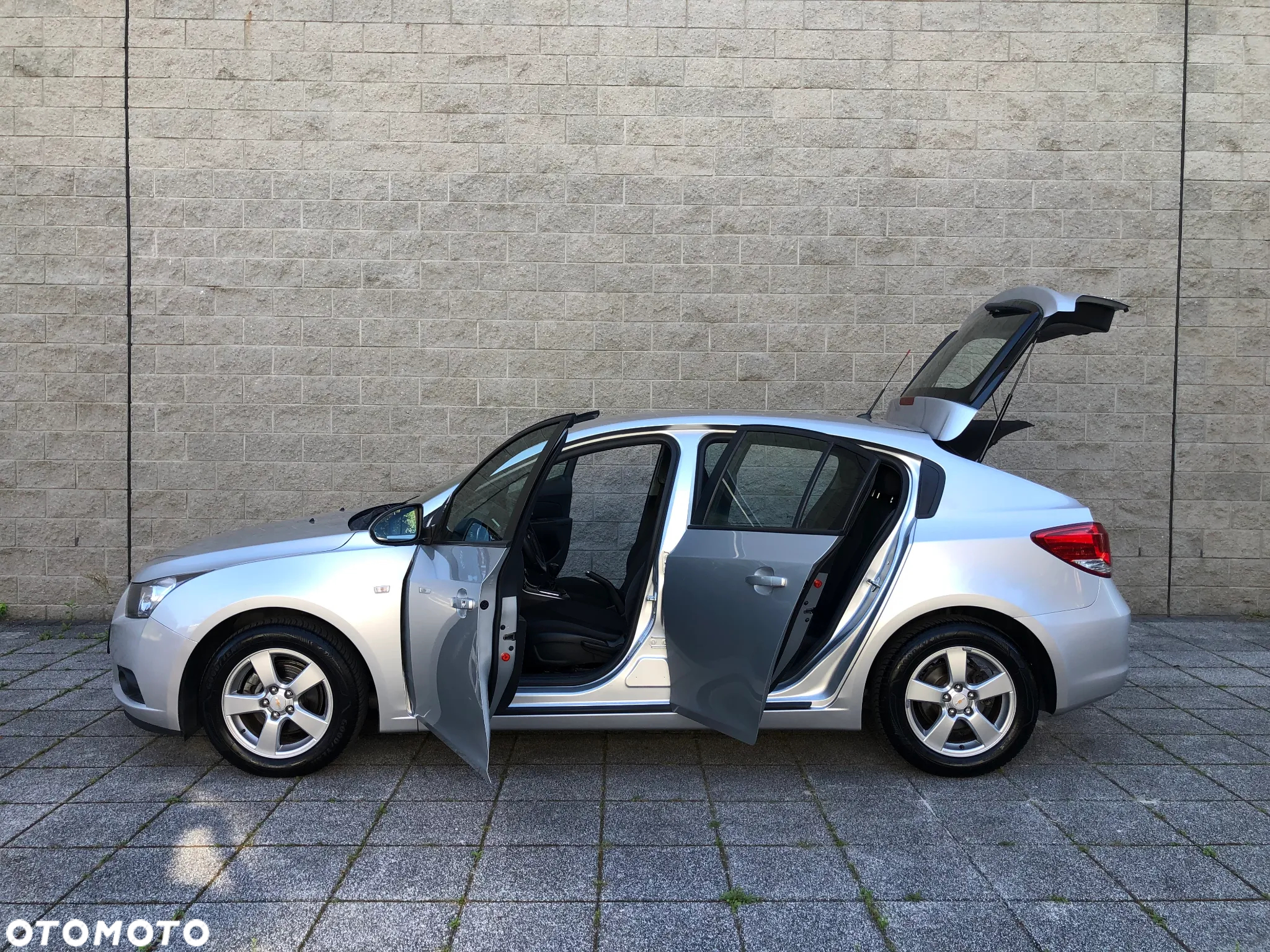 Chevrolet Cruze 1.6 LS - 22