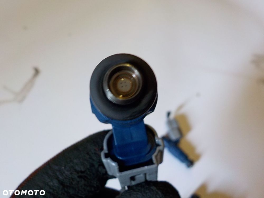 HYUNDAI I30 1.4 16V B WTRYSKIWACZ 35310-28000 - 3