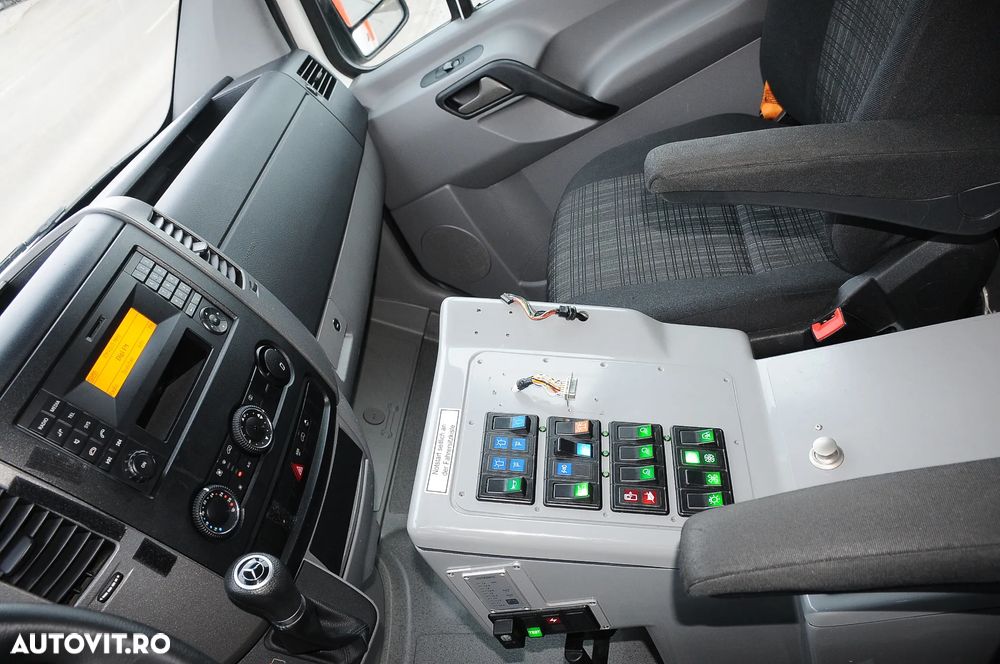 Mercedes-Benz Sprinter - 12